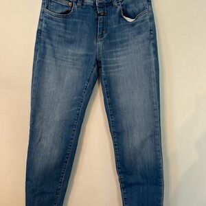 Closed women’s Jeans made in Italy. Blue Wash. Sz 27